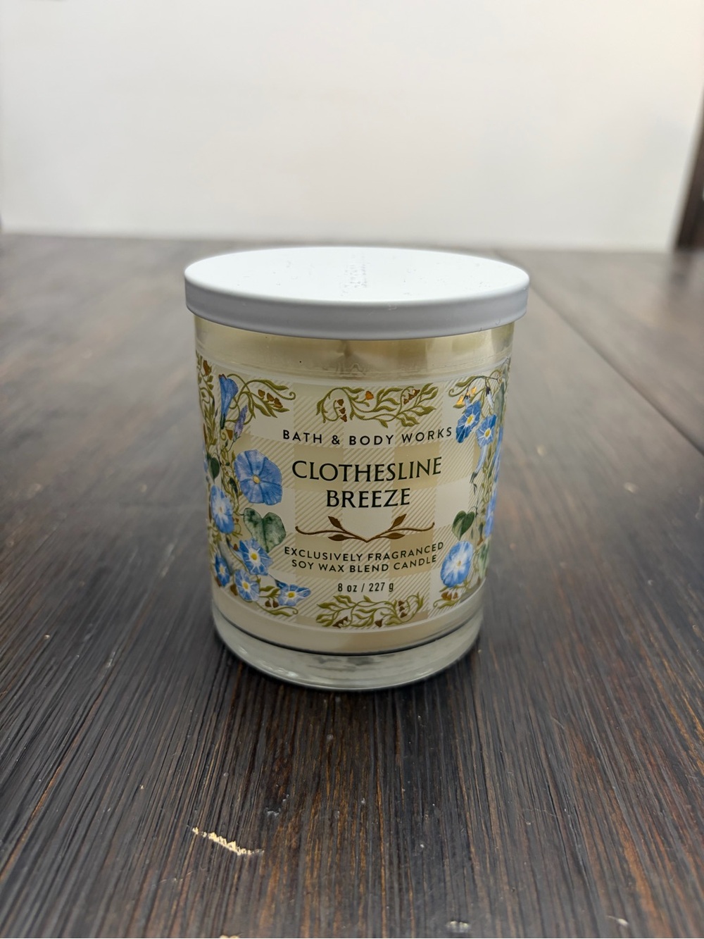 Bath & Body Works Clothesline Breeze Candle - White with Blue Floral Label